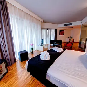 Hotell Sarroglia, Bukarest